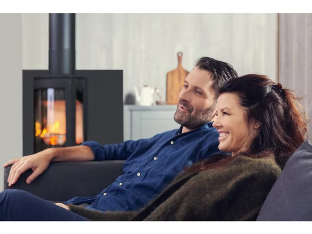JOTUL F 373V2 ADVANCE BP ČIERNY LAK